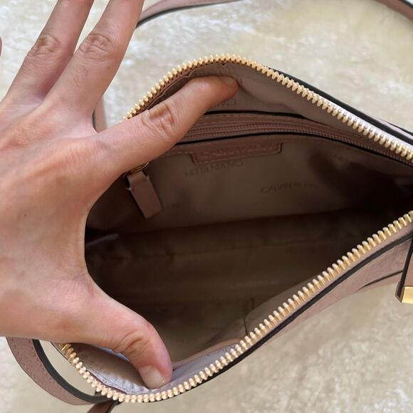 Calvin Klein Bag - Picture 5 of 6